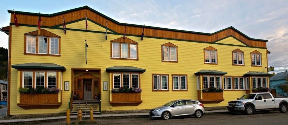Aurora Inn Dawson City Bagian luar foto